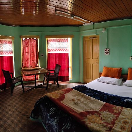 New Relax Inn, Pahalgam, 2 Km From Lidder Valley Экстерьер фото