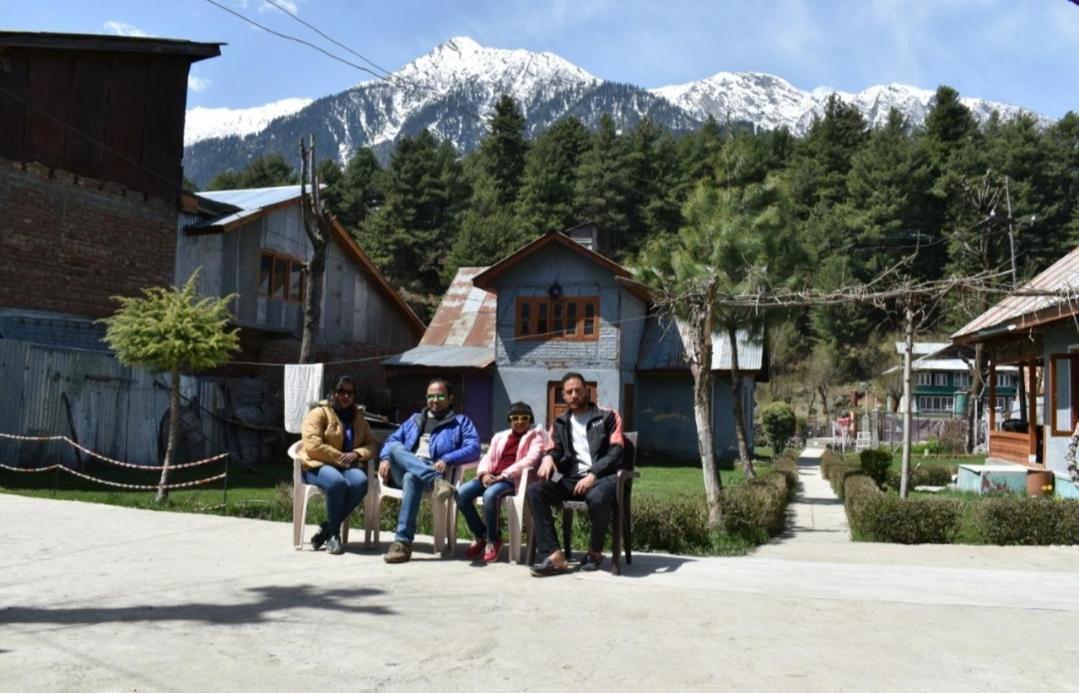 New Relax Inn, Pahalgam, 2 Km From Lidder Valley Экстерьер фото