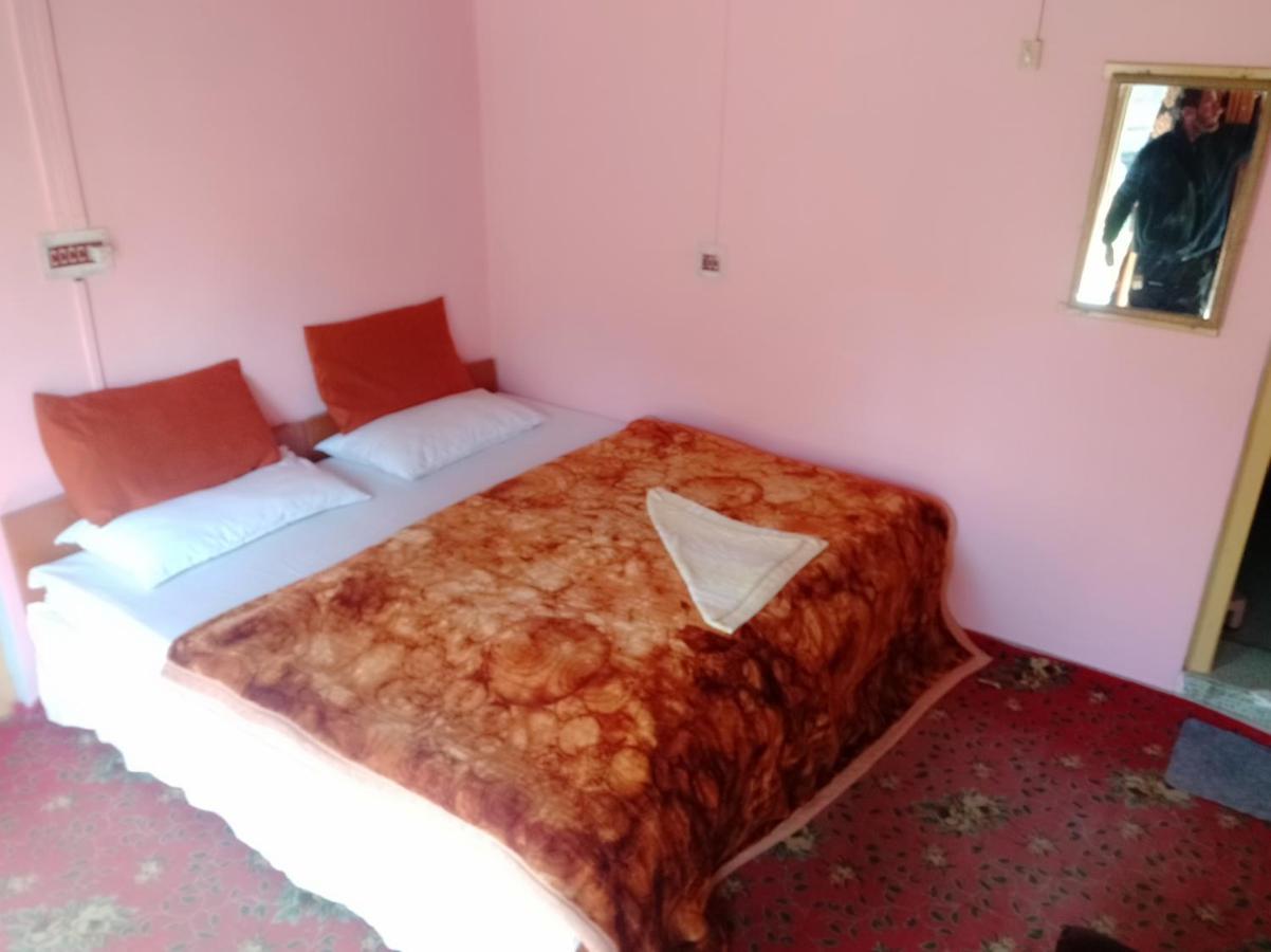 New Relax Inn, Pahalgam, 2 Km From Lidder Valley Экстерьер фото