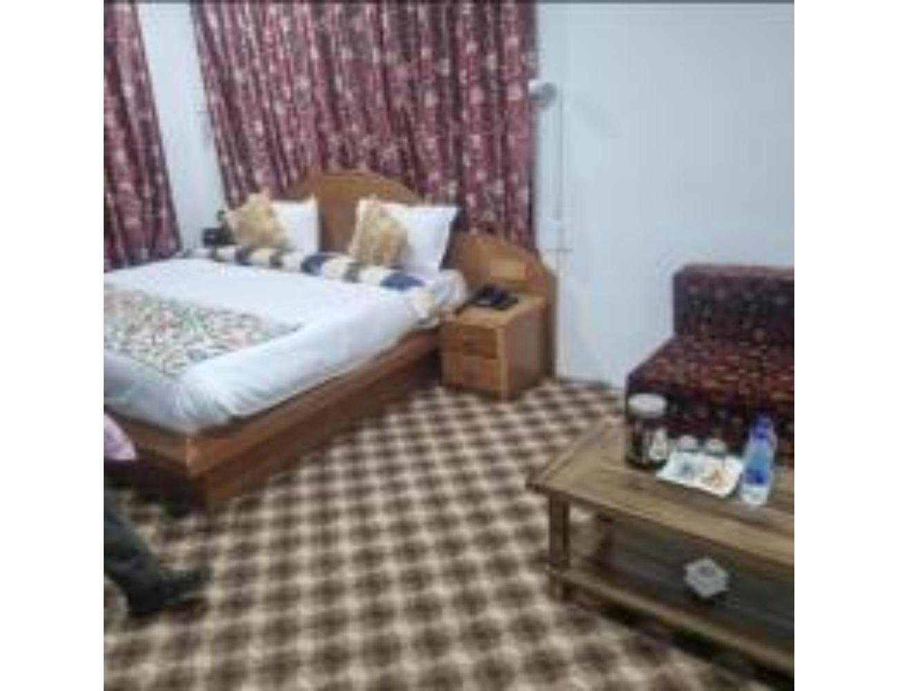 New Relax Inn, Pahalgam, 2 Km From Lidder Valley Экстерьер фото