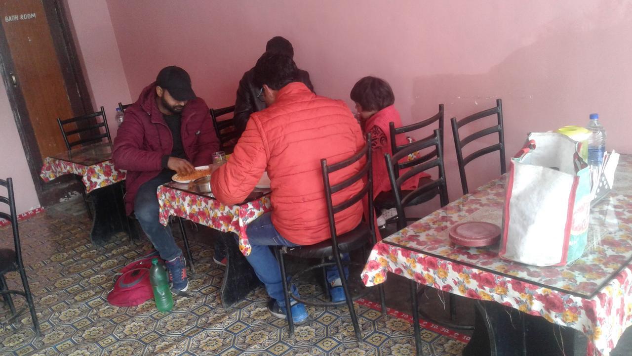 New Relax Inn, Pahalgam, 2 Km From Lidder Valley Экстерьер фото