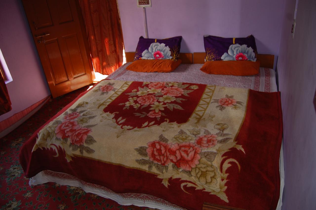 New Relax Inn, Pahalgam, 2 Km From Lidder Valley Экстерьер фото