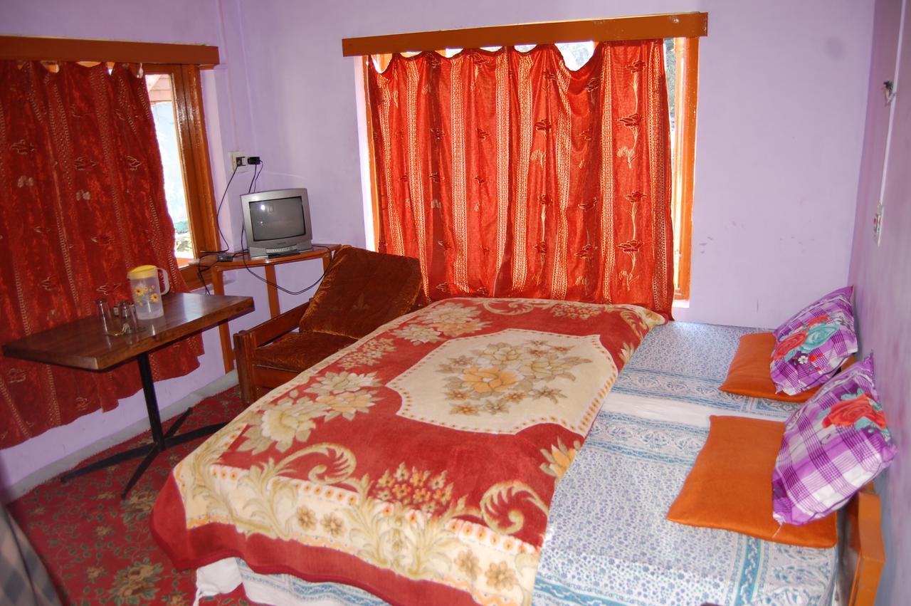 New Relax Inn, Pahalgam, 2 Km From Lidder Valley Экстерьер фото